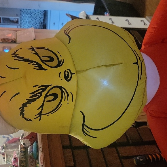 Inflatable Grinch - Picture 2 of 7